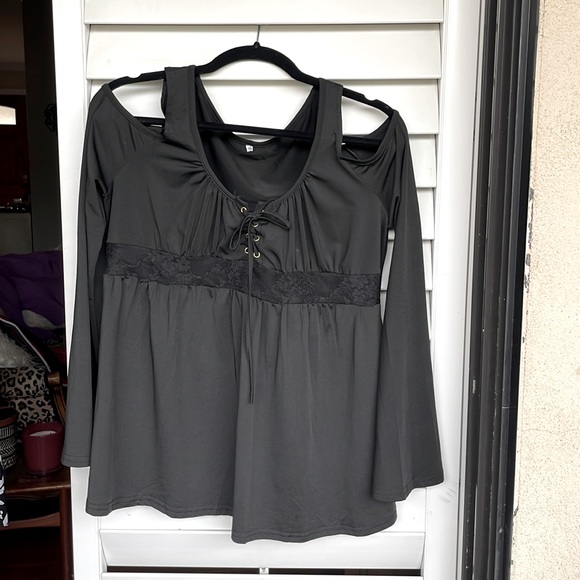 Goth Black Cold Shoulder XL Top - Picture 2 of 6
